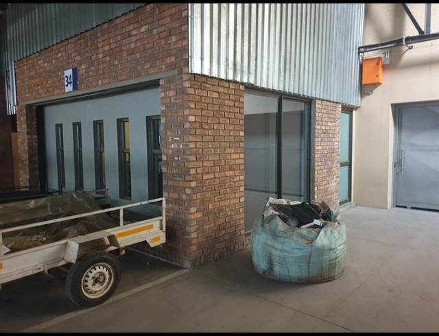 INDUSTRIAL PROPERTY TO RENT IN SILVERTON